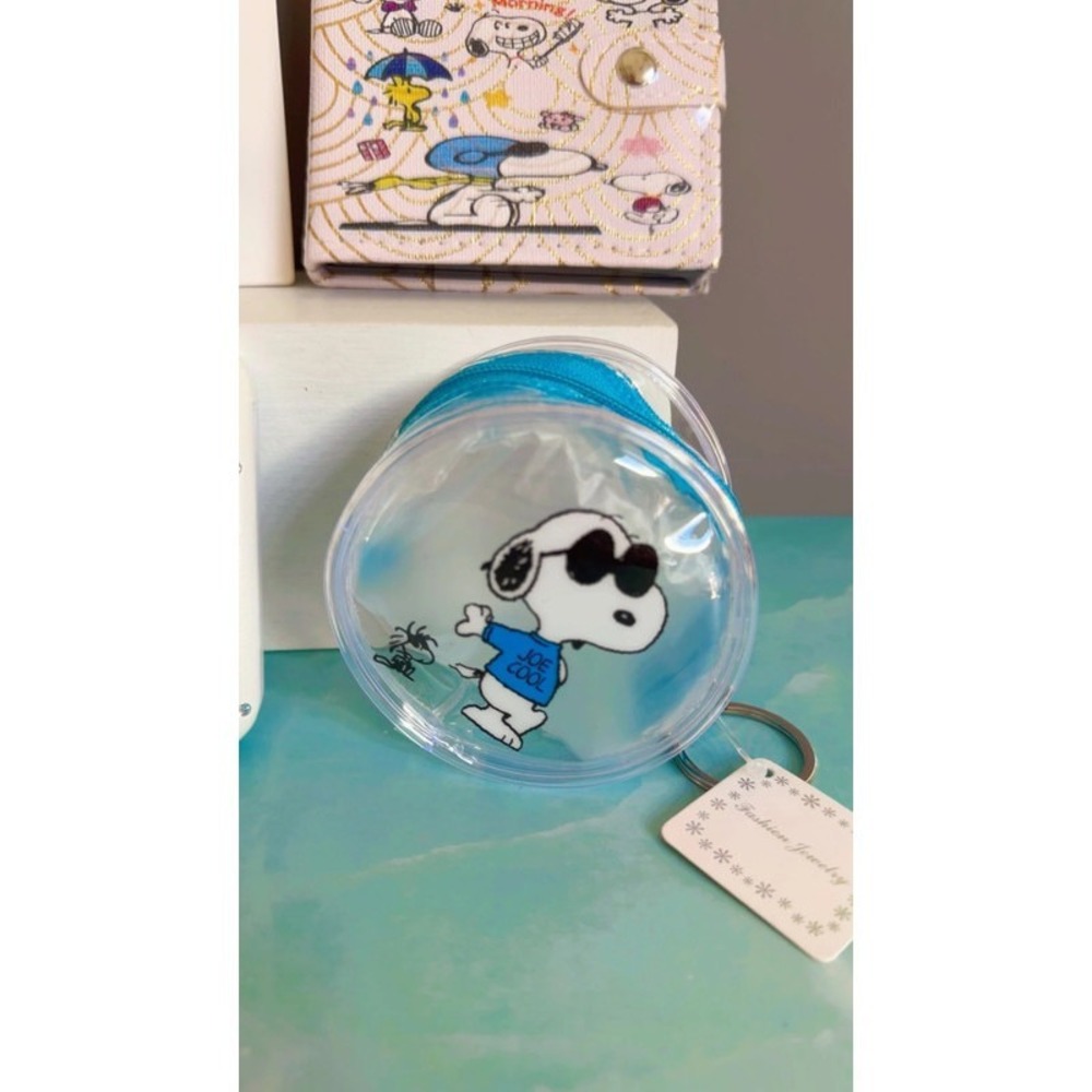 Adorable Snoopy bundle - Picture 5 of 6